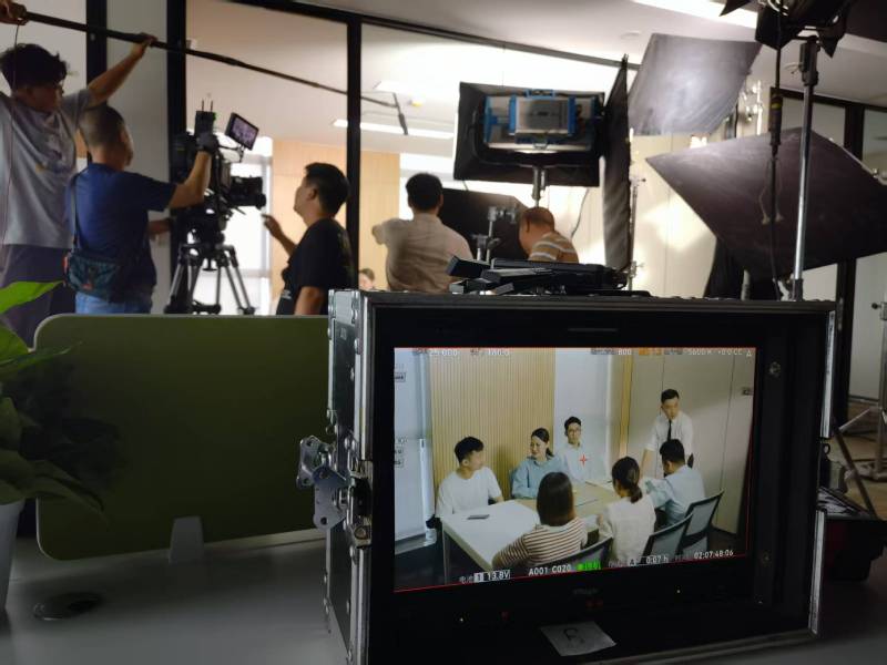 玉林TVC拍摄公司：科技产品视觉化大师，诠释未来感与功能美学